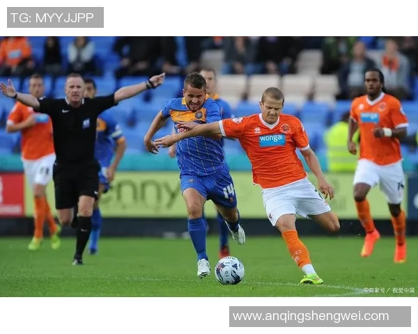 赫尔蒙德迎战FC埃因霍温两队争夺关键三分的精彩对决